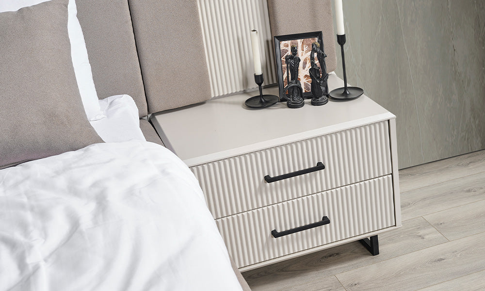 black line modern komodin