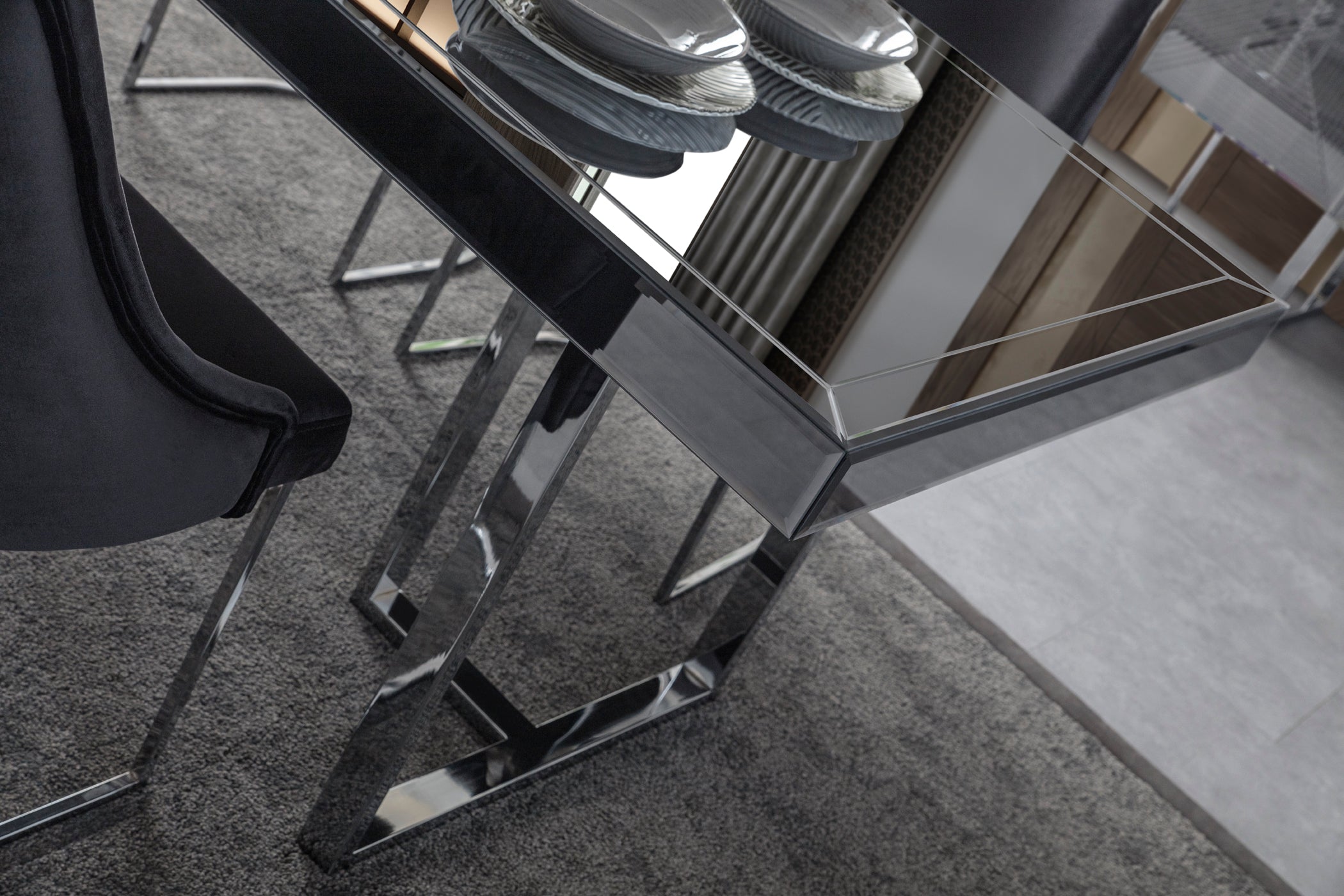 maserati modern metal ayakli yemek masasi