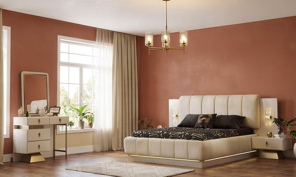 Asel Yatak Odası konsepti; geniş dikey dikişli karyola başlığı, şampanya tabanlı makyaj aynalı şifonyer ve beyaz buklet kumaş detayı.