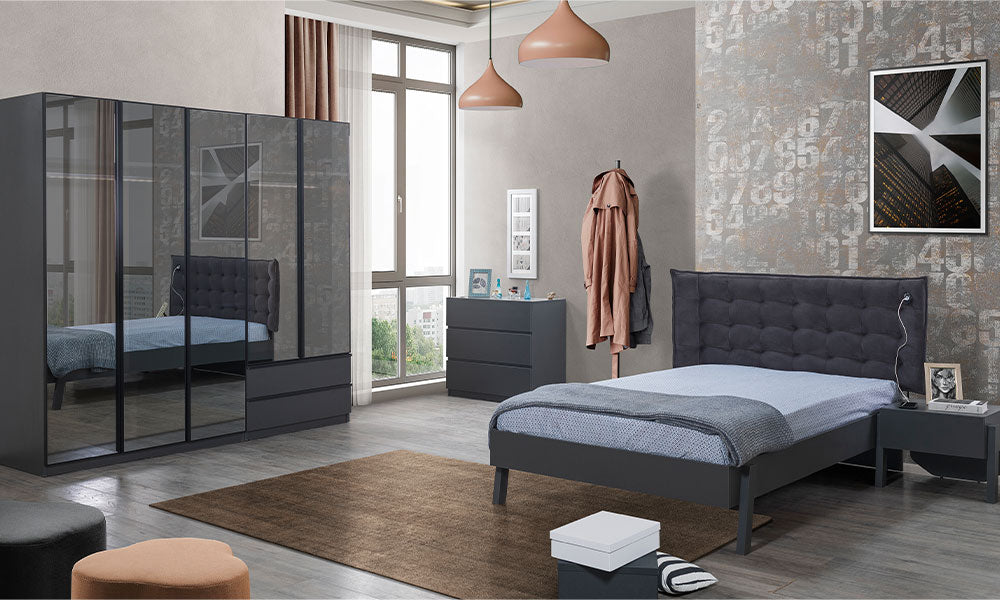 Corner Modern Genç Odası Takımı; antrasit renkli köşe gardırop, kapitone başlıkta entegre okuma lambalı karyola ve modern şifonyer seti.