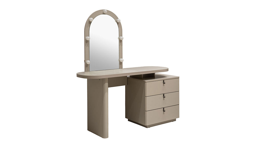 Cosmo Modern Şifonyer'in bej renkli dayanıklı suntalam gövdesi, geniş çekmeceleri ve üzerindeki profesyonel aydınlatmalı makyaj aynası ile görünümü.