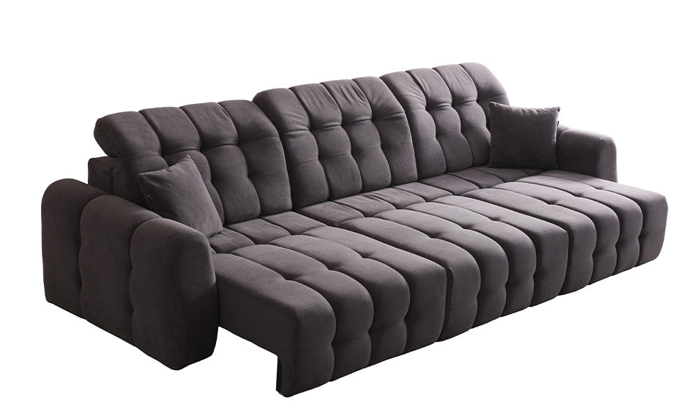 Enzo Modern dörtlü koltuğun her iki modülünün de motorlu ayak uzatma mekanizmaları tam açık haldeyken stüdyo görünümü.