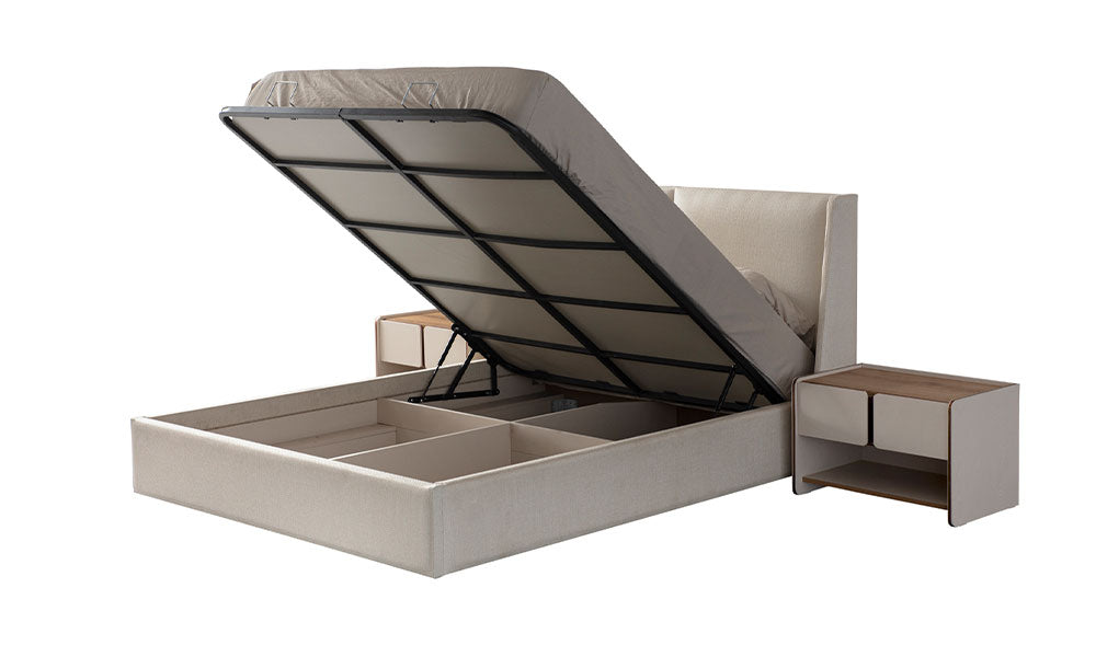 İznik Modern karyolanın geniş iç hacmini ve bölmeli depolama alanını gösteren bazalı mekanizmasının açık hali.