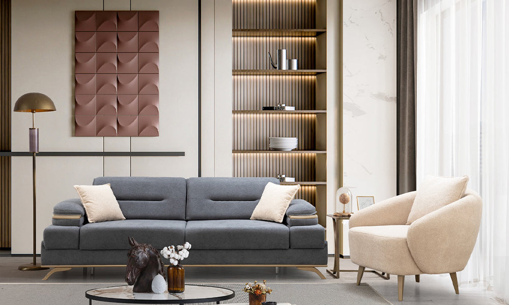 Antrasit ve bej renkli üçlü ve ikili koltuklar ile coco kumaş berjerden oluşan Marsilya Modern Koltuk Takımı'nın salon görünümü.