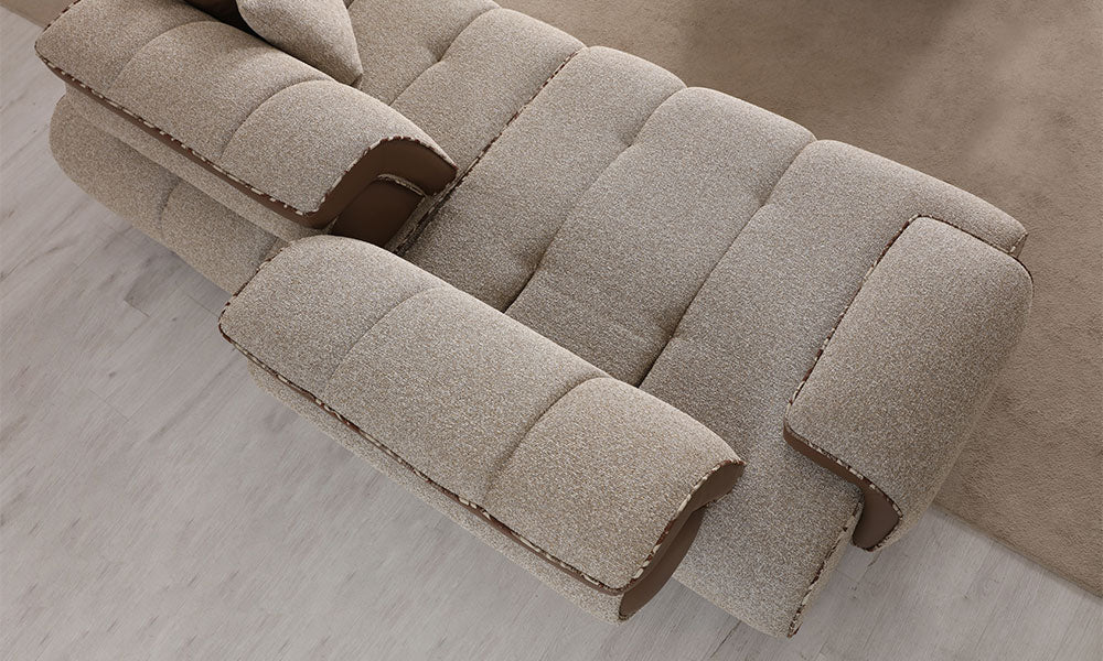 Nois Modern koltuğun kanallı puf dikişli dokusunu, modüler yapısını ve deri detaylarını gösteren kuşbakışı görünümü.