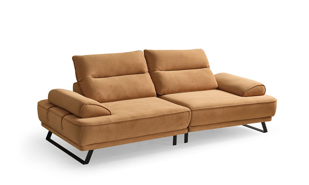 Taba rengi Velar Modern üçlü koltuğun ayarlanabilir sırt mekanizması açık haldeyken yandan görünümü.