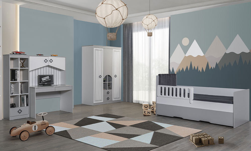 Alaçatı Modern Genç Odası Takımı; gri döşemeli divan tipi karyola, çalışma masası ve kitaplıklı ünitenin çatısız modern tasarımı.