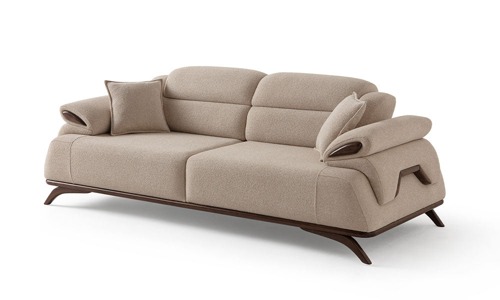 Beren Modern Üçlü Koltuk bej renk seçeneği; dar salonları ferahlatan açık tonlu leke itici kumaş, lüks ahşap ayak ve kol detayları.