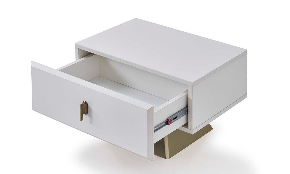 Asel komodinin açık çekmece profili; geniş beyaz iç hacim, sessiz çalışan teleskopik ray mekanizması ve pratik depolama çözümü.