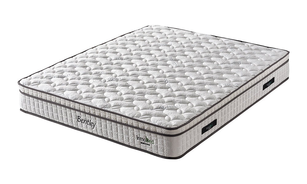 Bentley Mattress Modern Yatak dolgulu üst yüzeyi ve modern tasarımıyla genel görünüm