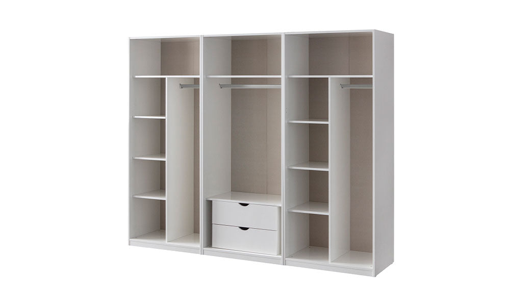 Bronz Modern Gardırobun raf, askılık ve iki çekmeceden oluşan geniş beyaz iç düzeni