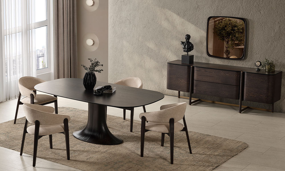 Cartier Modern MDF Yemek Odası Takımı, koyu ceviz masa, krem sandalyeler, konsol ve aynayla genel görünüm
