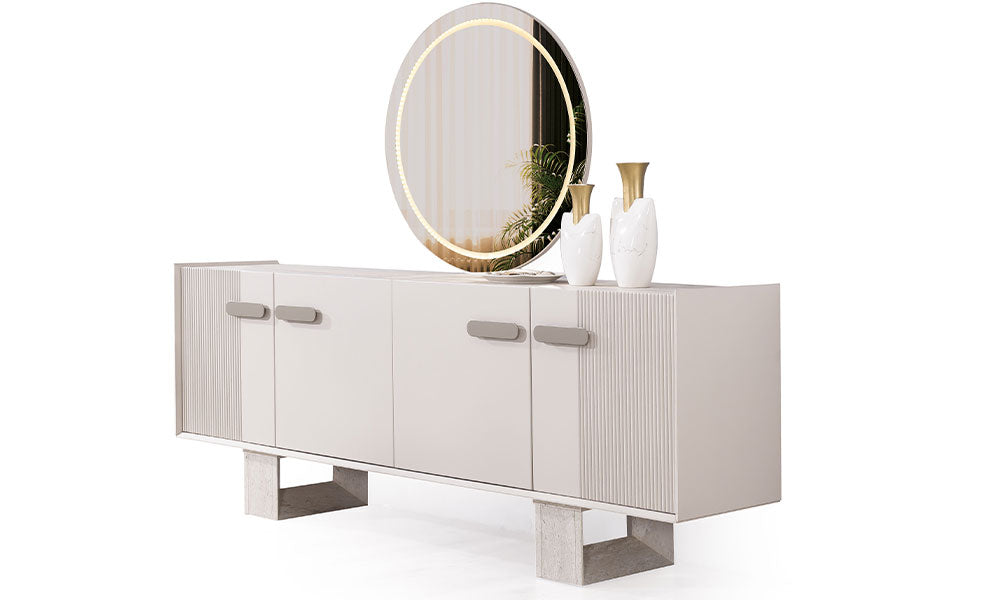 Eudora Modern Konsol; dikey fitilli ve düz krem kapak kombinasyonu, led halka aydınlatmalı yuvarlak ayna, mermer desenli ayak yapısı ve yatay kapsül kulp detayı.