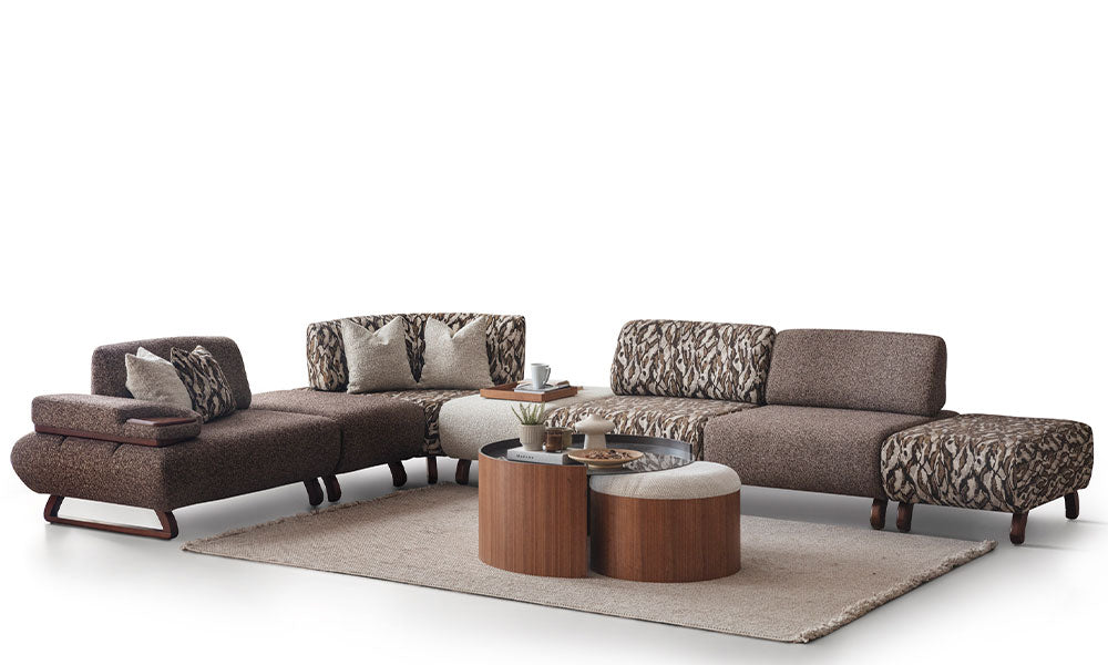 Ferah Modern Özel Ölçü Köşe Koltuk, kahverengi dokuma kumaşı, desenli modülleri ve geniş U biçimli salon yerleşimi.
