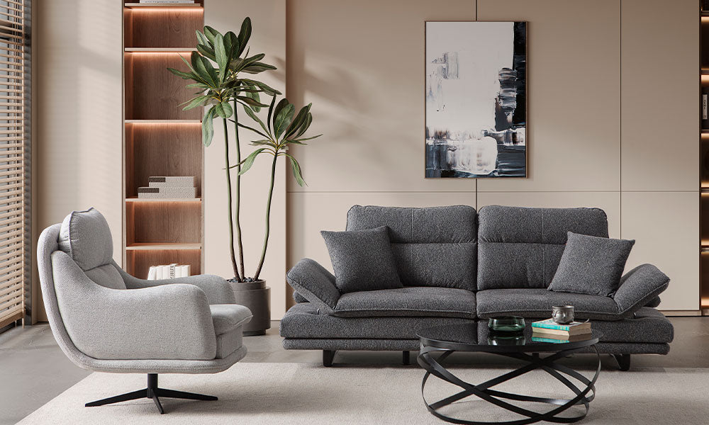 Fiesta Modern koltuk takımının, ayarlanabilir mekanizmalı üçlü koltuğu ve döner berjeriyle modern salon dekorasyonundaki görünümü.