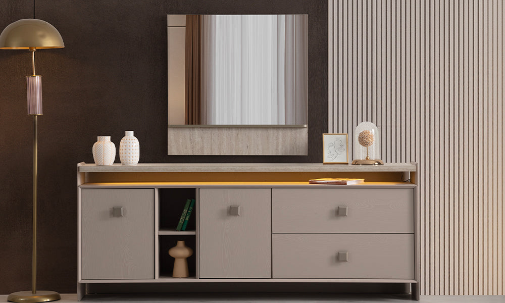 İnci Modern Konsol önden görünüm; ahşap damarlı yüzey, entegre şerit led aydınlatmalı üst tabla, kare kulp detayları ve uyumlu ahşap panelli duvar aynası.