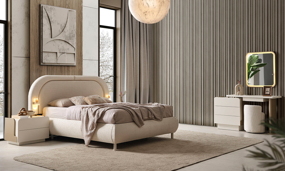 Kristal Modern Yatak Odası Takımı krem karyola, komodin ve LED aynalı şifonyer görünümü