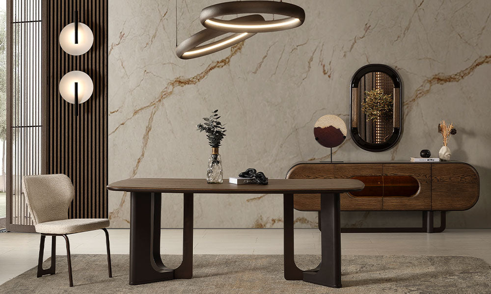  Leonara Modern Yemek Odası Takımı, U ayaklı ceviz masa, krem sandalye, amber camlı konsol ve oval aynayla önden görünüm