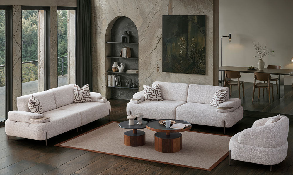 Modern salonda iki krem üçlü koltuk ve yuvarlak berjerden oluşan Lima Modern Koltuk Takımı