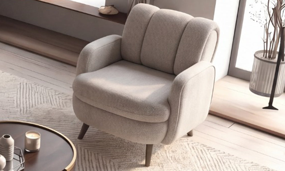 Lotus Modern Berjer, krem dokuma kumaşı, parçalı sırt tasarımı, geniş oturumu ve ahşap ayakları