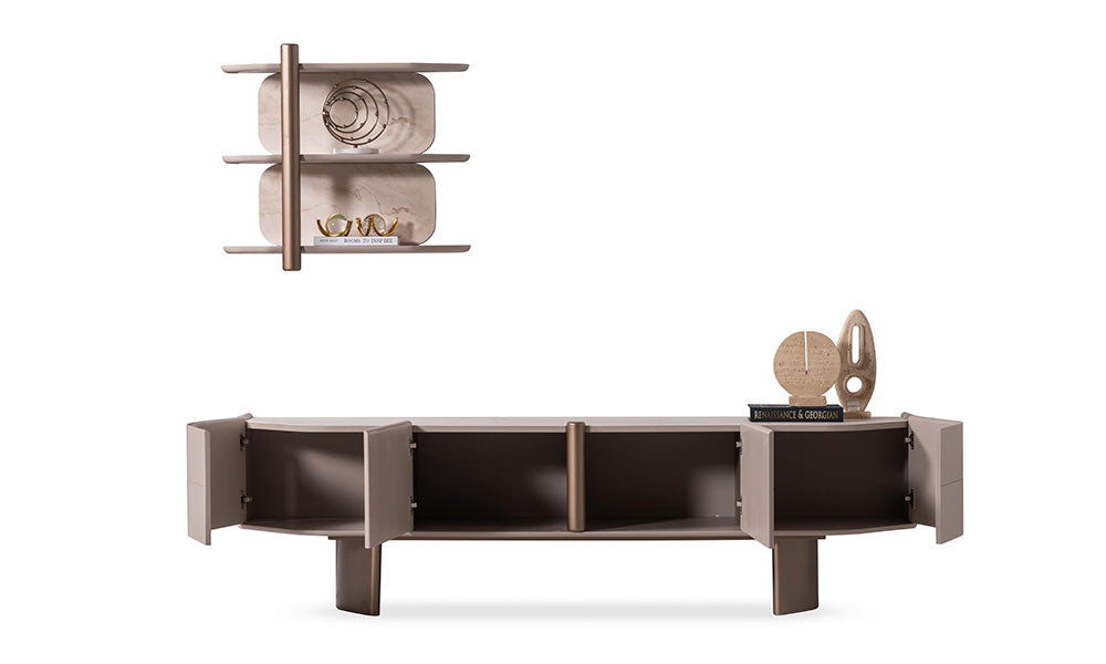 Sierra Modern TV ünitesi konsolunun kapakları açık haldeki iç depolama alanını gösteren stüdyo çekimi.