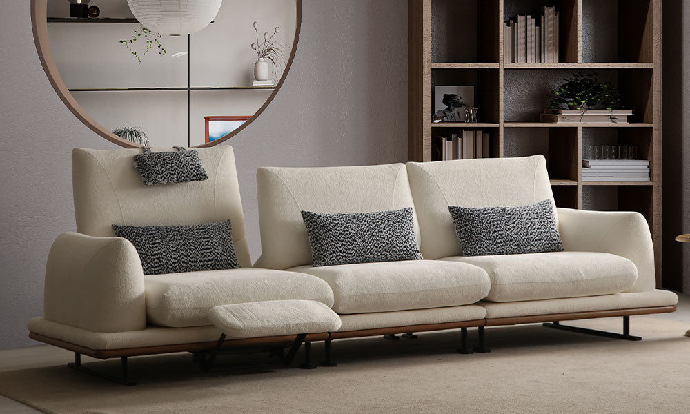 Soho Modern dörtlü koltuğun ayarlanabilir sırt mekanizmasını, modüler yapısını ve ince metal ayaklı tasarımını gösteren yandan görünümü.