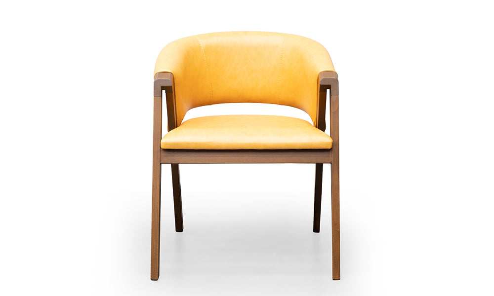Uzay Modern Sandalye; hardal sarısı deri döşeme, ceviz renk geometrik ahşap iskelet ve boşluklu (negative space) modern tasarım.