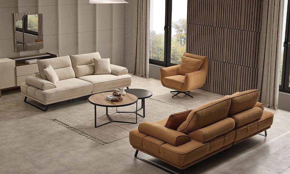 Velar Modern Koltuk Takımı'nın tam takım salon görünümü; taba ve krem rengi sırt mekanizmalı kanepeler ile 360 derece döner berjer bir arada.