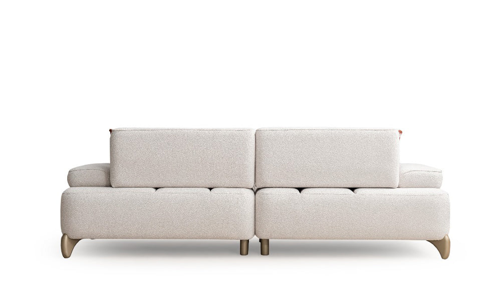 Yıldız Modern üçlü koltuğun ön cepheden görünümü; bukle kumaş, geniş sırt minderi ve gold ayaklar.