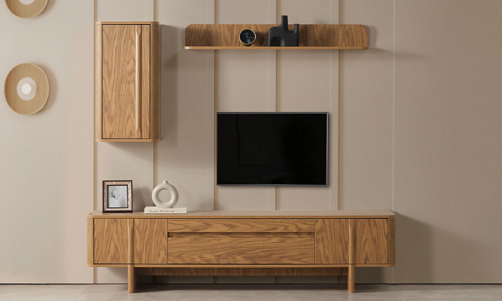 Ceviz renkli Zirve modern TV ünitesi; iki yan kapaklı alt modül, geniş orta çekmeceler, duvar dolabı ve üst rafla önden görünüm